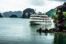 Au Co cruise ship, cruising Ha Long Bay