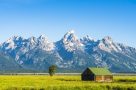 Mormon Barn and mountains, Tetons NP